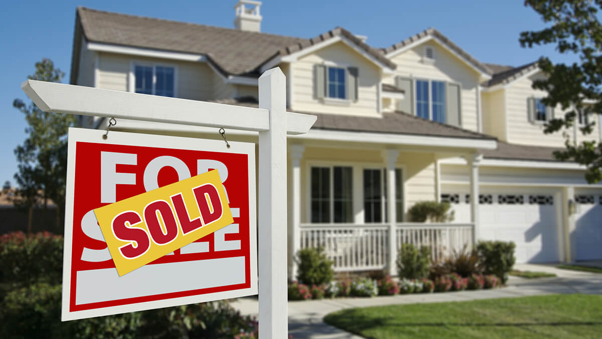 How long should you store wait to sell your house