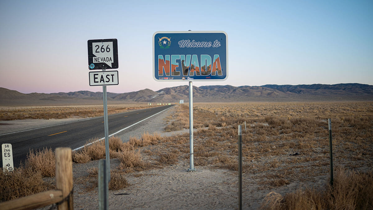 entry sign at the border with nevada