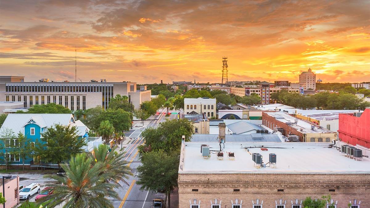 Sell Your House Fast in Gainesville: Tips & Strategies