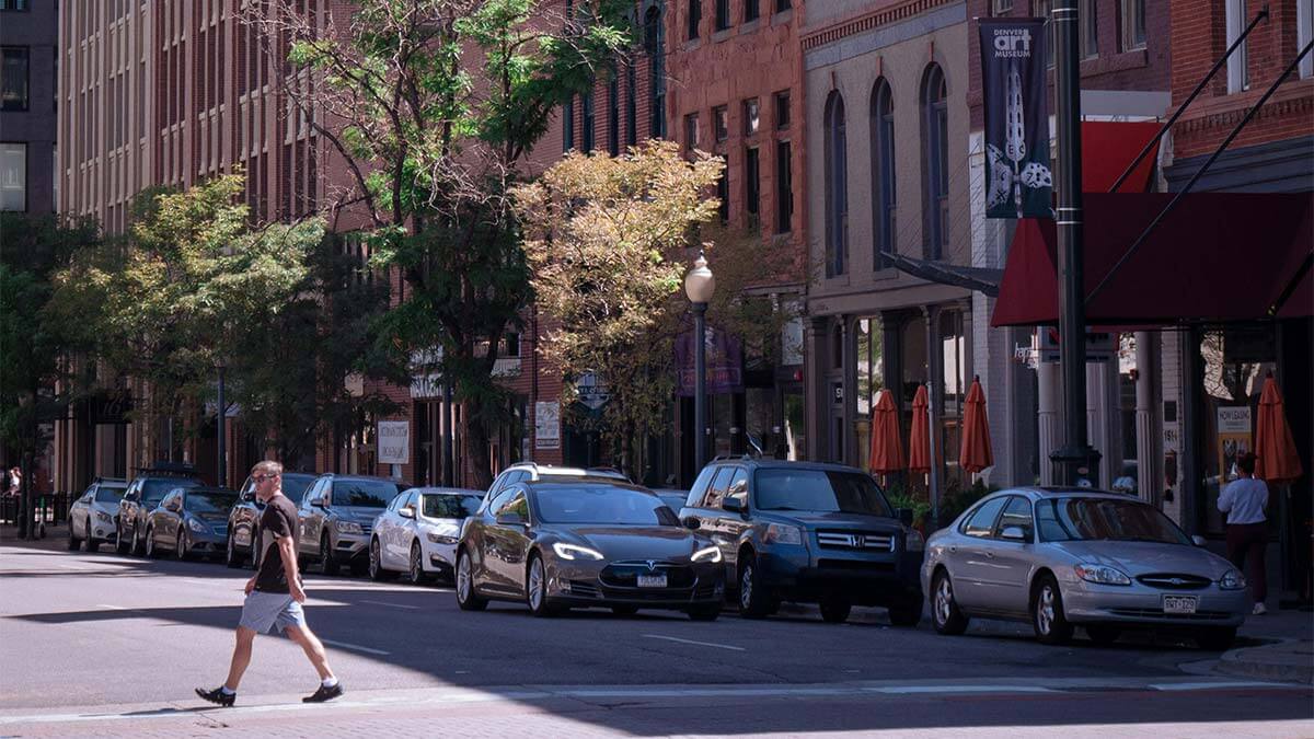 Best Time to Sell a House in Denver: Month-by-Month Guide
