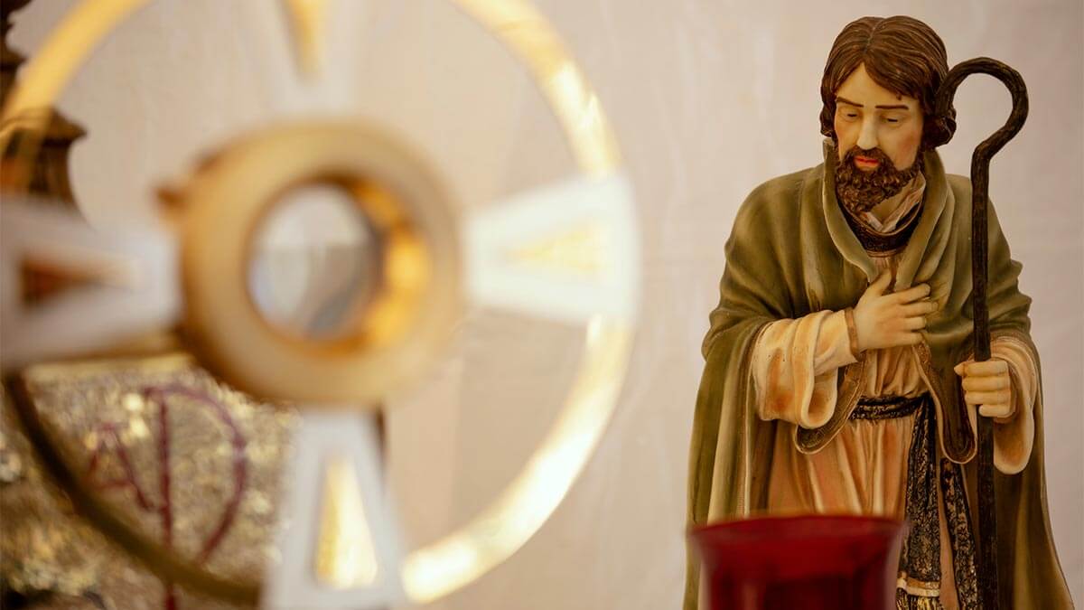 St Joseph statue to sell a house